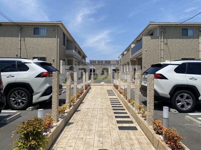 ヴラン・デュオB棟のエントランス