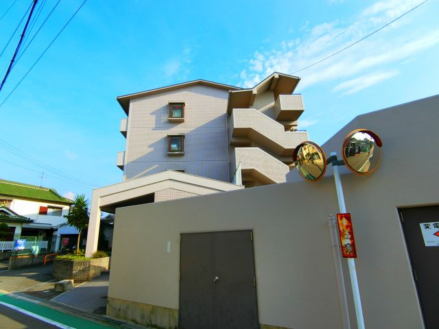 ヴィラ・ビアンカ美原の外観