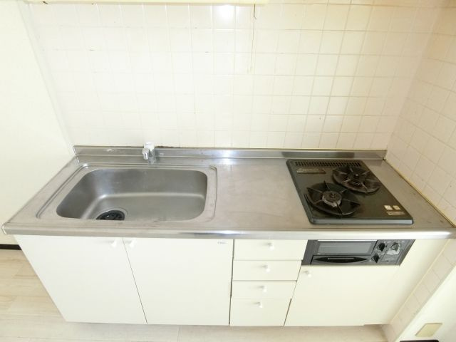 ヴィラ・ビアンカ美原のキッチン