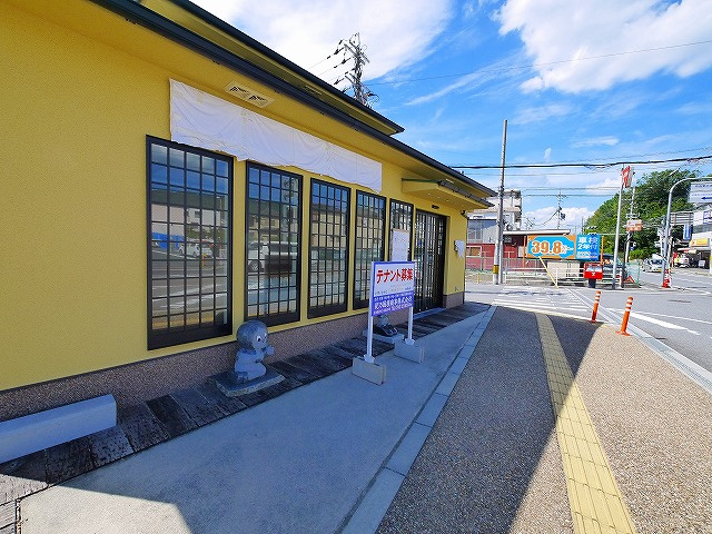 田村店舗のエントランス