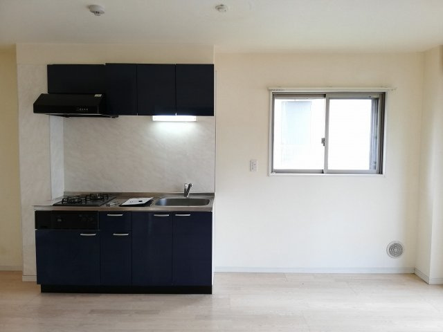 クリエイティブ・カーサ【当社管理物件】の居間・リビング|リビング