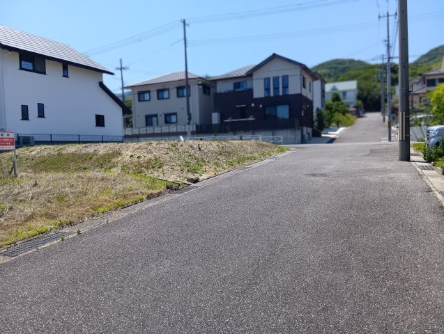 【前面道路含む現地写真】 | 下津団地内　売り土地