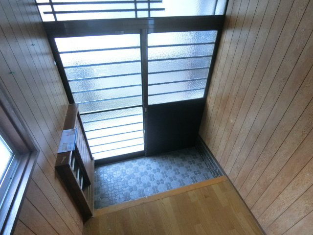 福田貸家の玄関