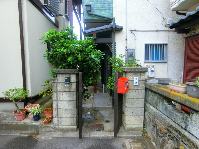 福田貸家のエントランス