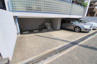 【駐車場】