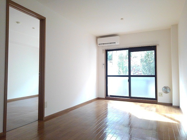 プラザウィステリアの居間・リビング