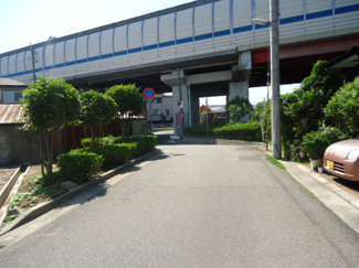 【前面道路含む現地写真】