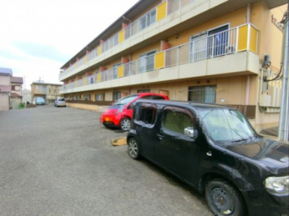 サンヒルズ光明池の駐車場