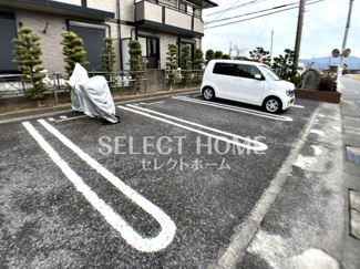 【駐車場】 | 駐車場があるので、車を買う予定の方も安心です