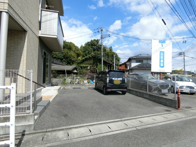 セジュールウィット目久美の駐車場