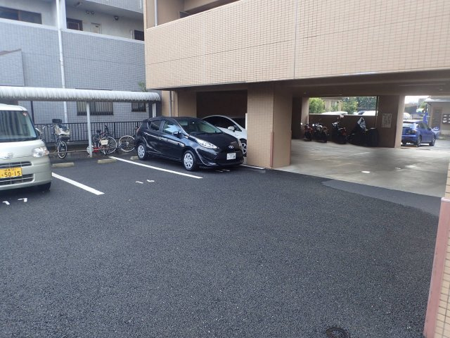 Ｇｒａｔｉｔｕｄｅの駐車場