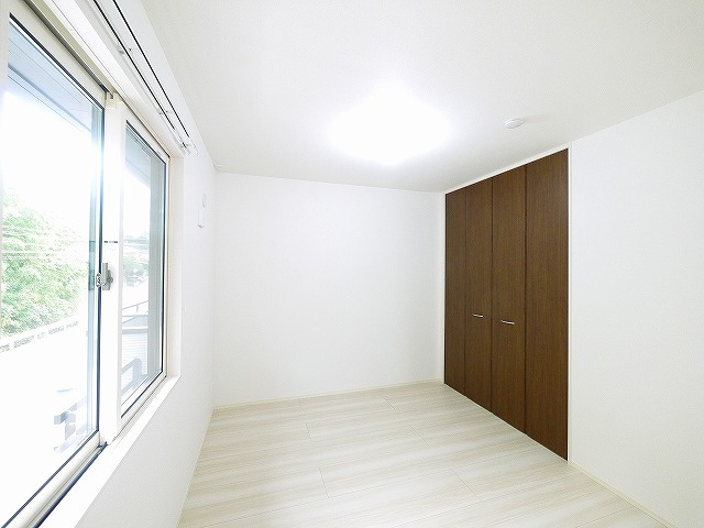 ヴァンベールコートの洋室|使い勝手のいい洋室です