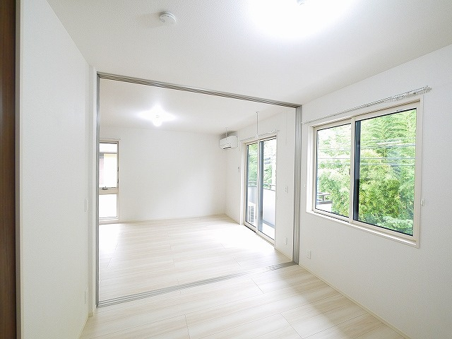 ヴァンベールコートの洋室|広々とした洋室です