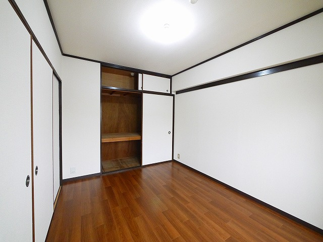 三幸マンションの洋室|スタンダードな洋室です