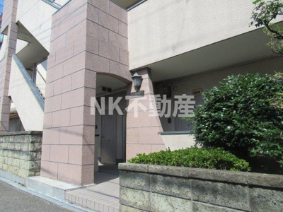 【エントランス】 | サイレンスハイム（八戸ノ里賃貸） | 建物の内部です