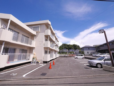 【駐車場】 | カネコハイツ | 株式会社スマイルメイトでは契約金のクレジット決済も可能です♪