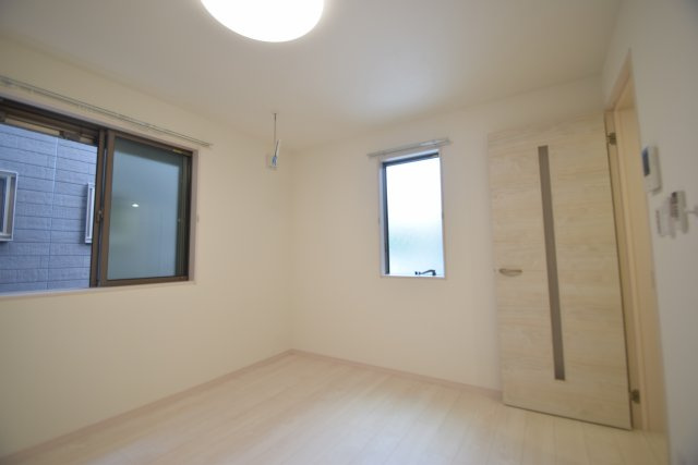 Ulalaの居間・リビング|給湯設備付いています。