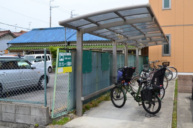 クレメンテカミダＡの駐車場|敷地内駐輪場
