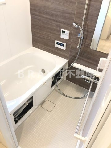 OPUS RESIDENCE SHINSAIBASHI SOUTH　BRAVI不動産の浴室|【オーパスレジデンス心斎橋サウス】落ち着いた空間のお風呂です