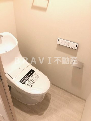 OPUS RESIDENCE SHINSAIBASHI SOUTH　BRAVI不動産のトイレ|【オーパスレジデンス心斎橋サウス】清潔感のあるトイレです