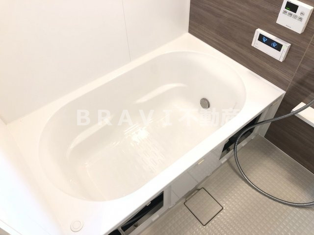 OPUS RESIDENCE SHINSAIBASHI SOUTH　BRAVI不動産の浴室|【オーパスレジデンス心斎橋サウス】お風呂で日々の疲れを落としましょう