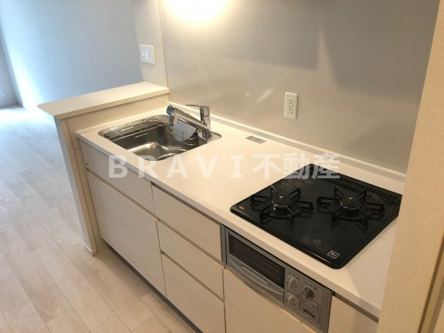 OPUS RESIDENCE SHINSAIBASHI SOUTH　BRAVI不動産のキッチン|【オーパスレジデンス心斎橋サウス】お料理しやすいキッチンです