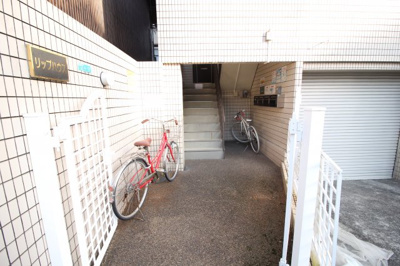 【エントランス】 | リップハウス | ゆとりのあるエントランスです。