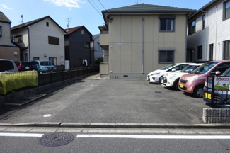 【駐車場】