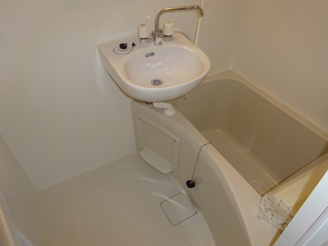 シャンテ篠崎の浴室