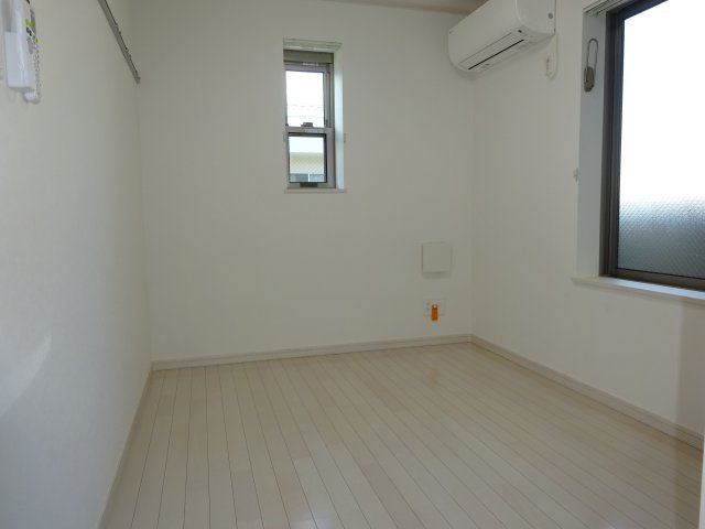 シャンテ篠崎の洋室