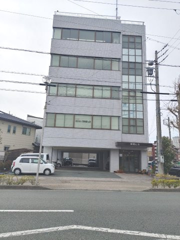 中村ビルの駐車場