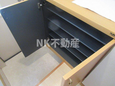 【玄関】 | メゾンエクセル（河内花園） | シューズボックスです