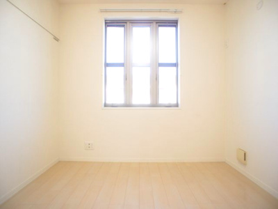 【子供部屋】 | アリシャA | 日当たり良好な南側洋間です♪