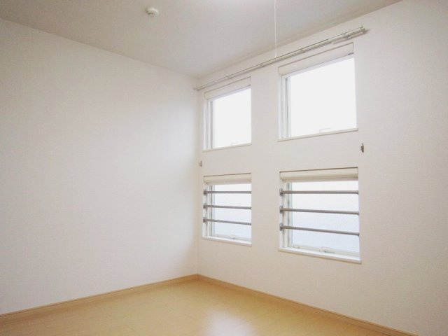 クリプトメリア　アヴェニュ－の寝室