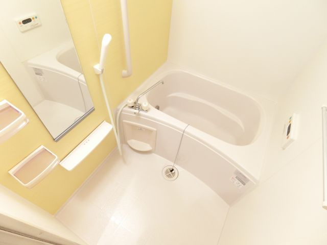 クリプトメリア　アヴェニュ－の浴室