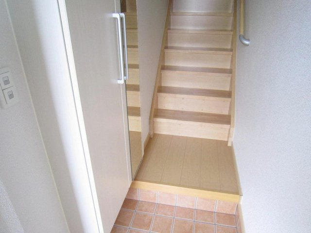 クリプトメリア　アヴェニュ－の玄関