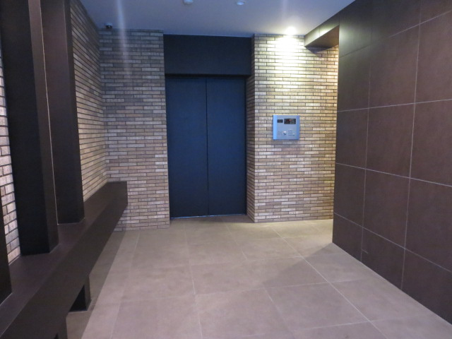 アイルイムーブル西日暮里のロビー