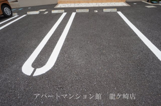 【駐車場】