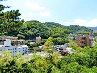 【展望】 | 物件からは緑が一望でき、四季の変化を味わう事もできます。
そして湯河原の自然に包まれて日常が過ごせます。