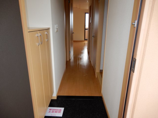 ハッピーガーデンの玄関