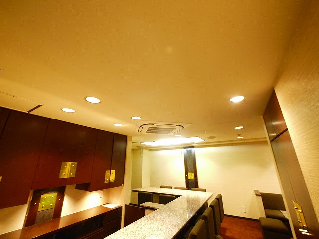 アルファプレイスの内装