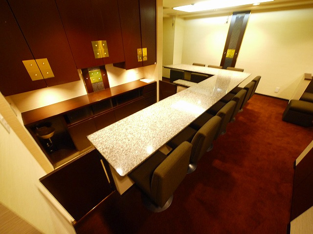 アルファプレイスの内装