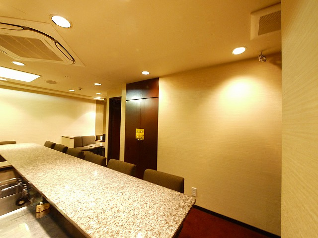 アルファプレイスの内装