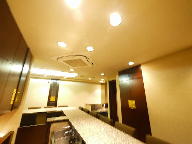 アルファプレイスの内装