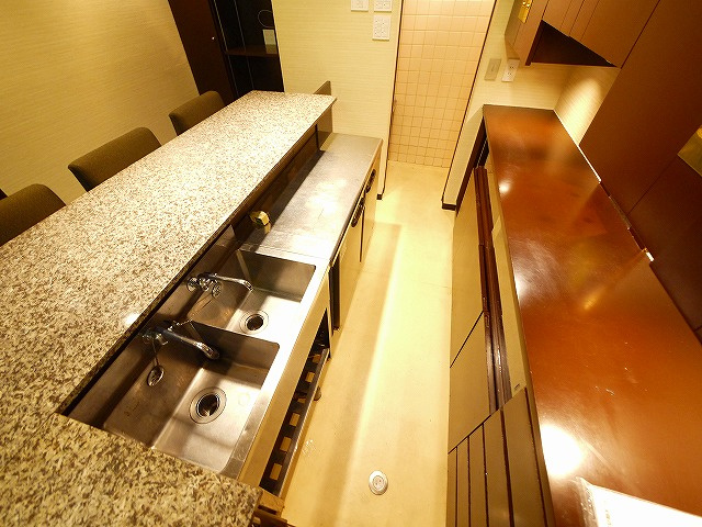 アルファプレイスの内装