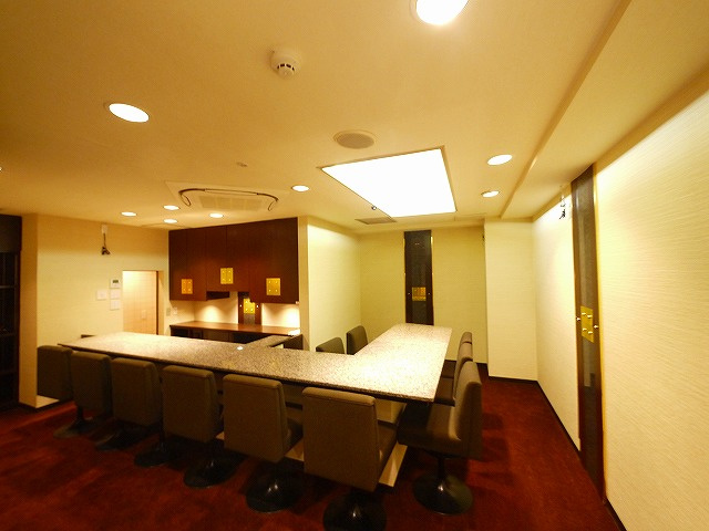 アルファプレイスの内装