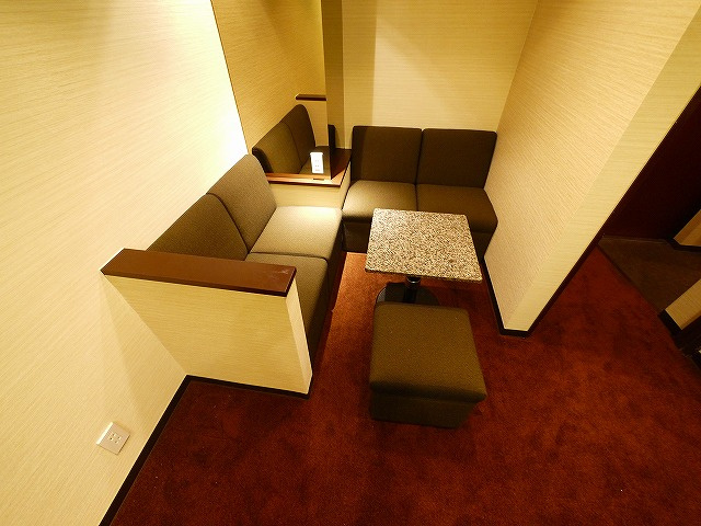 アルファプレイスの内装