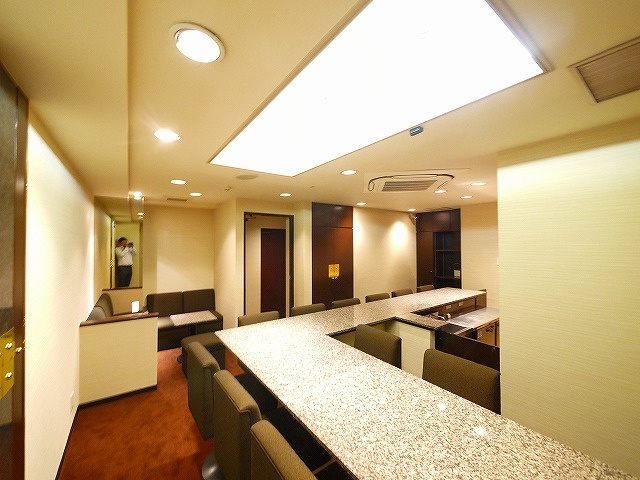 アルファプレイスの内装