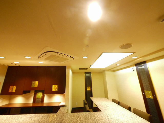 アルファプレイスの内装