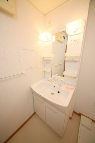 プリートカーサ鶴来Ⅱの洗面所